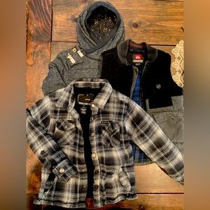 Boys Lot of toddler name brand sweater/vest/jacket black/blue and grey colors